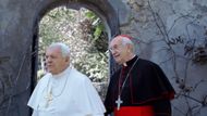 Anthony Hopkins with Jonathan Pryce in The Two Popes | Image via YouTube/Netflix